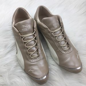 Puma pointed toe lace up sz 6